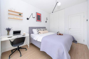 1bdr Apt w/Balcony, free Pkg